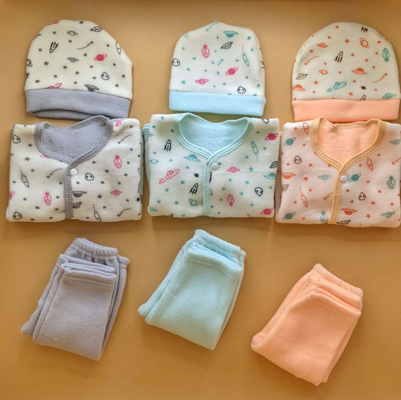 Pack of 3 Suits with Cap - Winter - Space π - Peach/Green/Grey