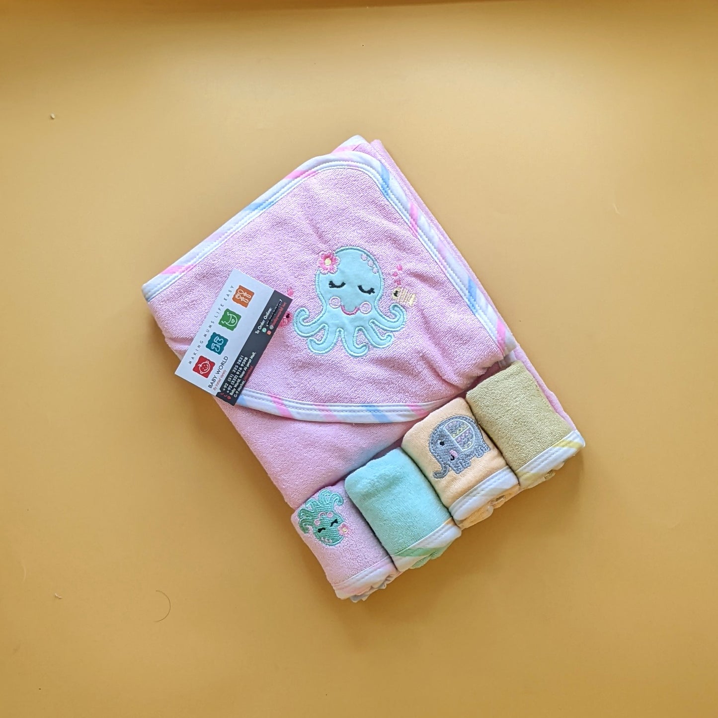 Hooded Bath Towel with 4 Face Towels