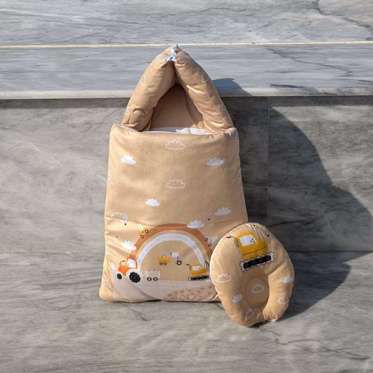 Carry Nest with Pillow - Rainbow/Clouds