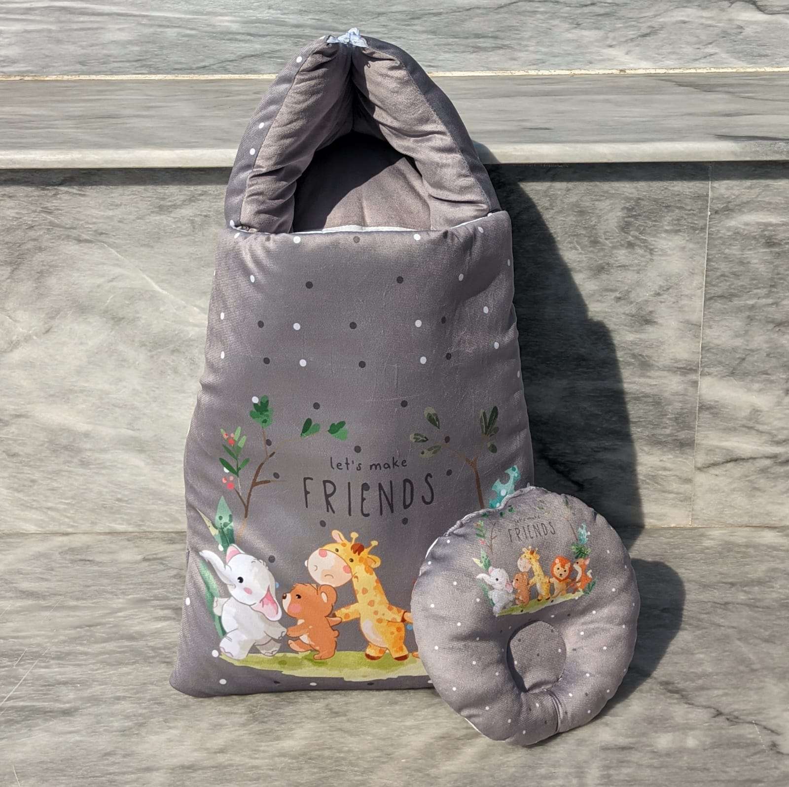 Carry Nest with Pillow - Let's Make Friends