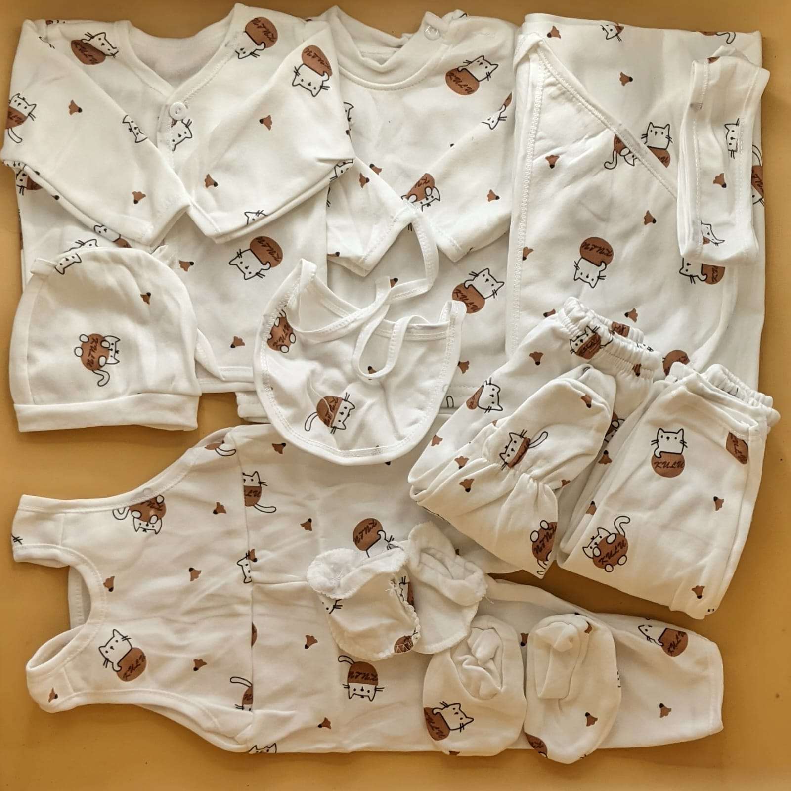 11 Pieces Suit Set - Winter - Kitty/Flower