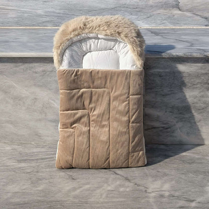 Hooded Carry Nest - Lines Pattern