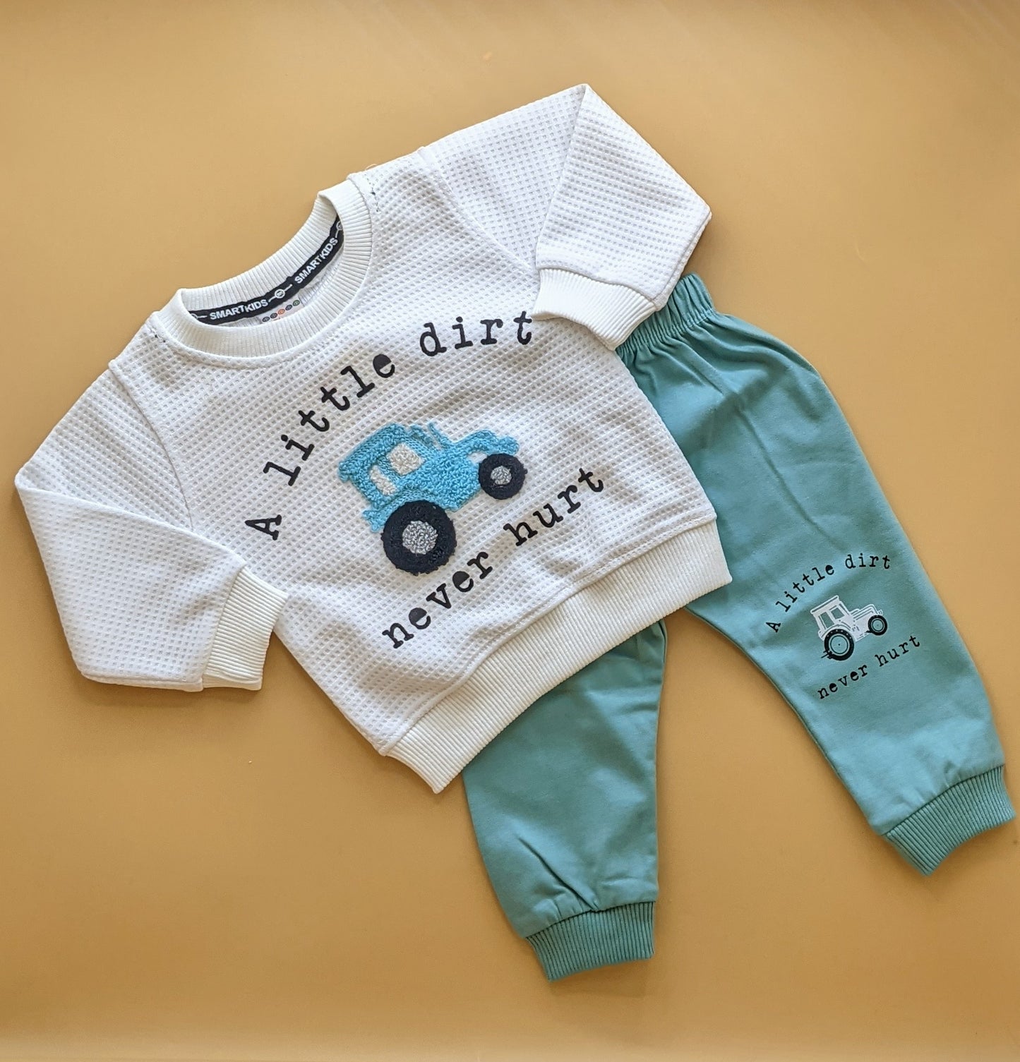 2 Piece Baby Suit - A little Dirt