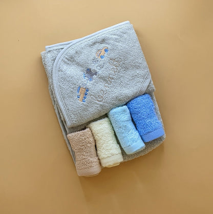 Hooded Bath Towel with 4 Pieces Face Towels
