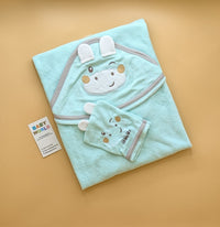 Character Hooded Bath Towel with Bath Sponge
