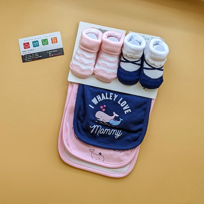 Pack of 3 Bibs & 2 Booties