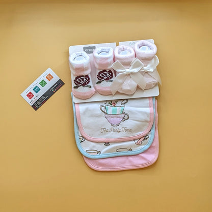 Pack of 3 Bibs & 2 Booties