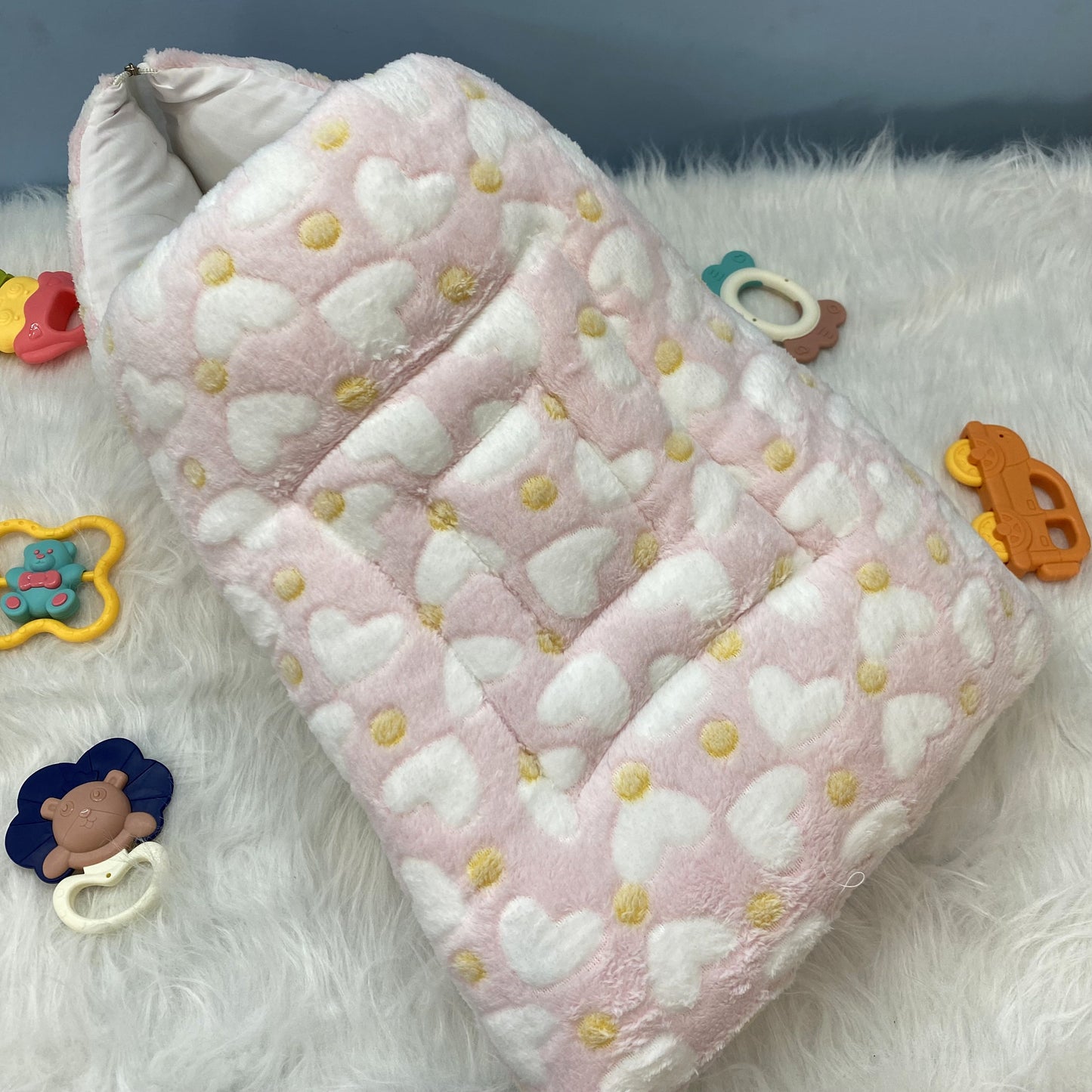 Baby Carry Nest with Hood - Heart/Circle - Winter