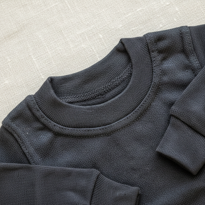 Round Neck Close-up